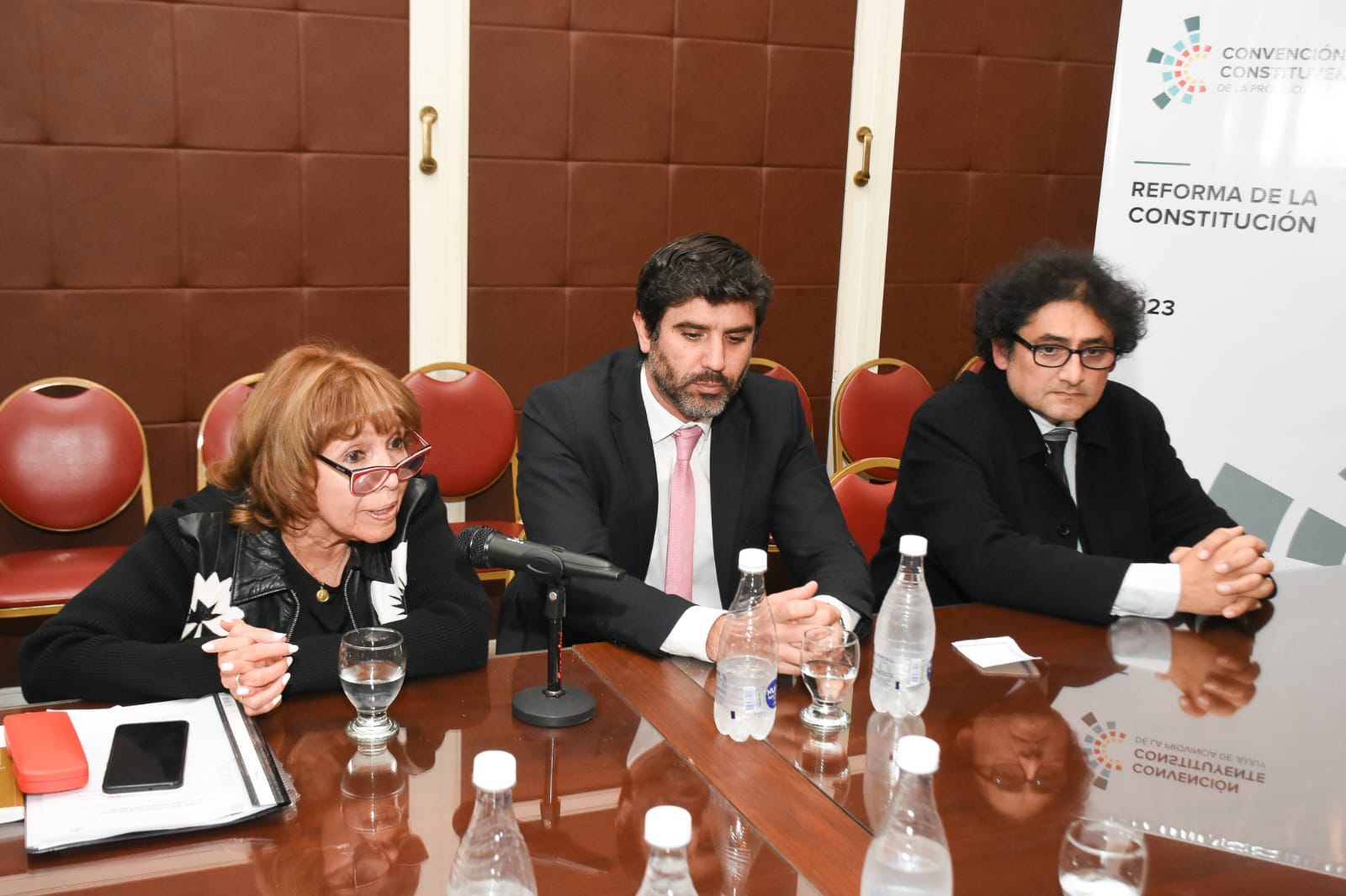 LA COMISIÓN DEL PODER EJECUTIVO Y LEGISLATIVO RECIBIÓ LOS APORTES DE LA OFICINA ANTICORRUPCIÓN